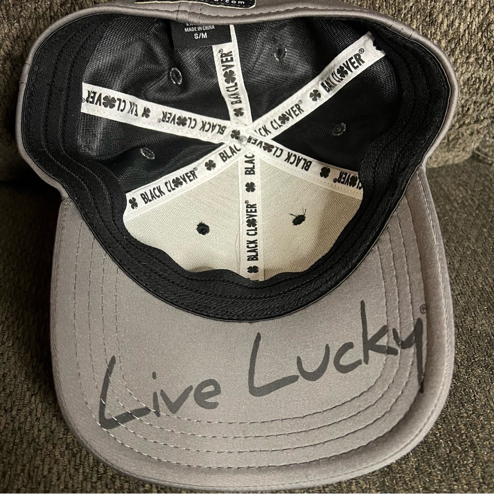 NEW Black Clover Premium Clover 22 Performance Wick Stretch Band Cap Size S/M - Picture 5 of 8